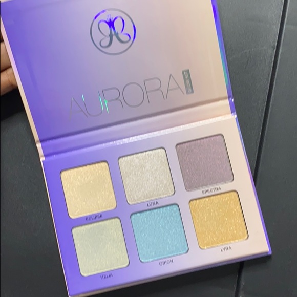 🚫[SOLD]🚫 Never Used ABH “Aurora” Glow Kit - Picture 3 of 5